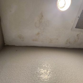 La Quinta Inn by Wyndham Jupiter - Bathroom ceiling - Hotels Near Me - Jupiter, Florida La Quinta Inn by Wyndham Jupiter - Bathroom ceiling - Hotels Near Me - Jupiter, Florida