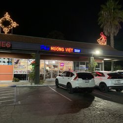 Pho Huong Viet Noodle House - Front Entrance