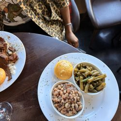 Lonell's Soul Food Cuisine - Black eyed peas & green beans