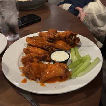 Giordano's - Traditional Wings - Italian Near Me - Kennett Square, Pennsylvania