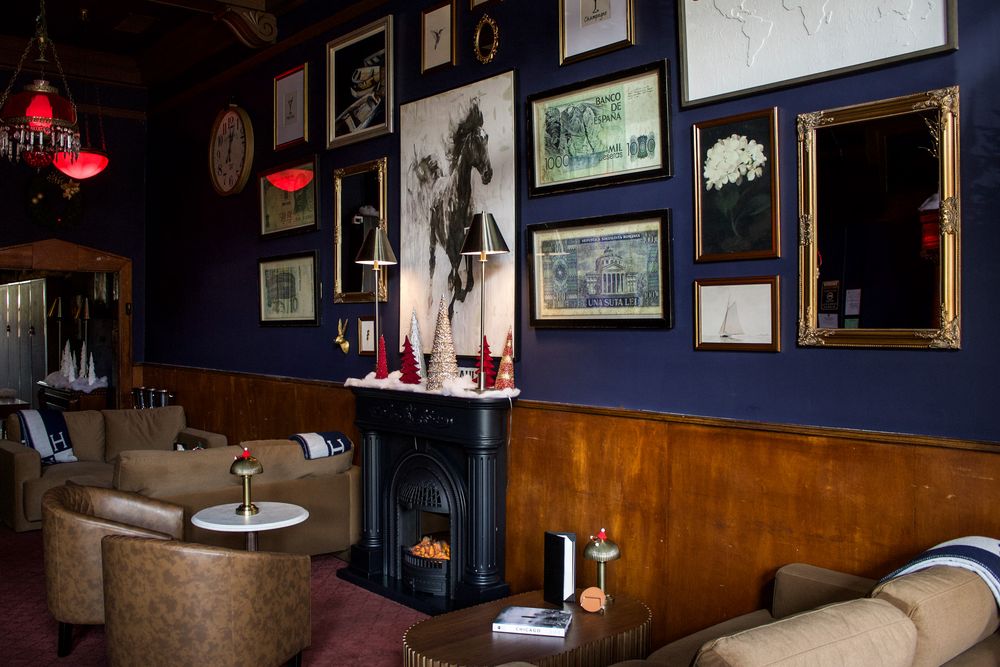 The Bank Lounge & Wine Bar — Mexican restaurant in Saratoga