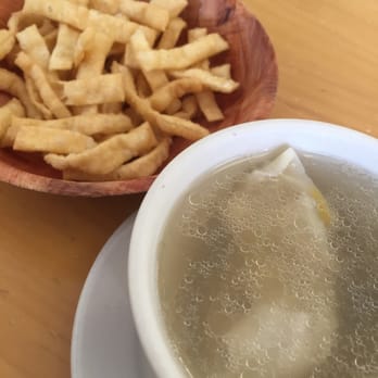 Hunan King Chinese Restaurant - Wonton soup with crispy noodles for starters. - Chinese Near Me - Houston, Texas