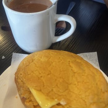 New Venus Hongkong Cafe - Pineapple bun - Chinese Near Me - Newark, California New Venus Hongkong Cafe - Pineapple bun - Chinese Near Me - Newark, California