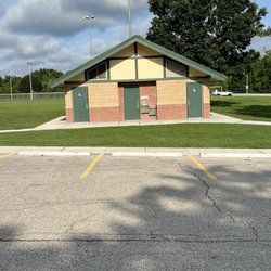 Saint Ferdinand Park - New restroom