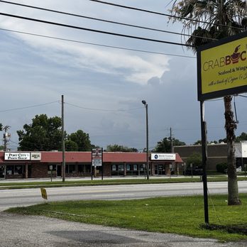 Shree’s Crab Bucket - Outdoor signage - Chicken Wings Near Me - Savannah, Georgia Shree’s Crab Bucket - Outdoor signage - Chicken Wings Near Me - Savannah, Georgia