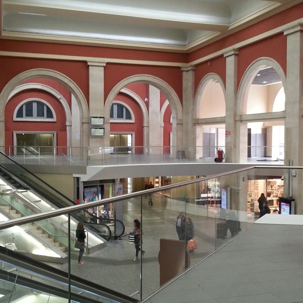 Torino Porta Nuova - Front entrance from the upper level. Escalaters go up, you take the stairs down. - Train Stations Near Me - Torino, TO