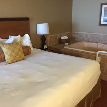 Hallmark Resort - Two person jacuzzi - Resorts Near Me - Newport, Oregon Hallmark Resort - Two person jacuzzi - Resorts Near Me - Newport, Oregon