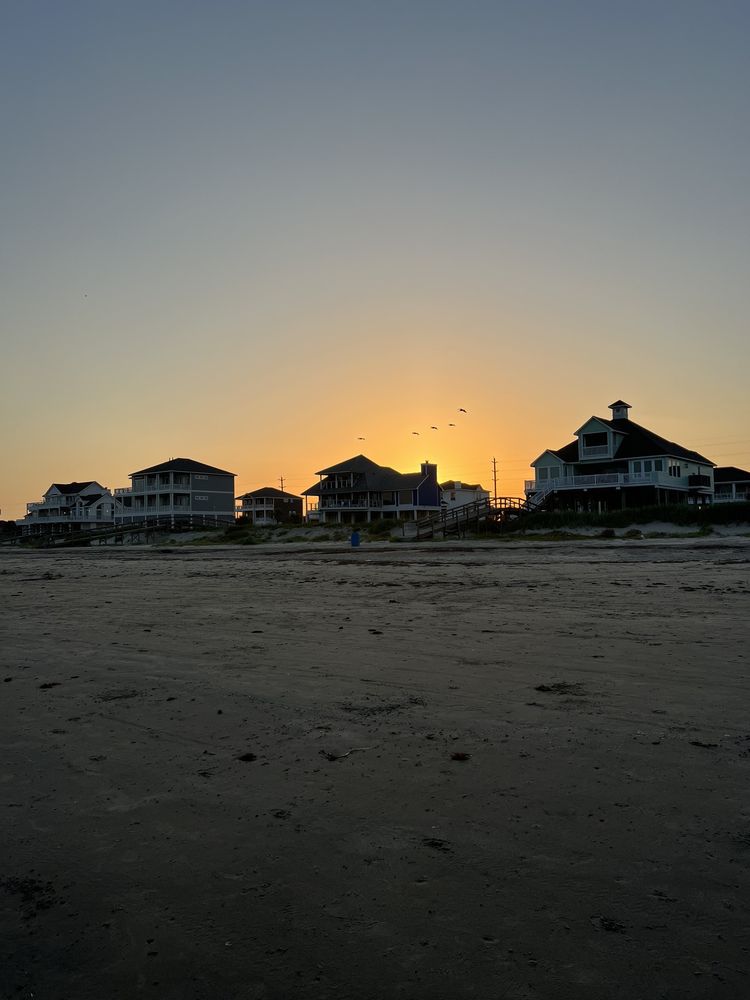 The City Jamaica Beach Logo