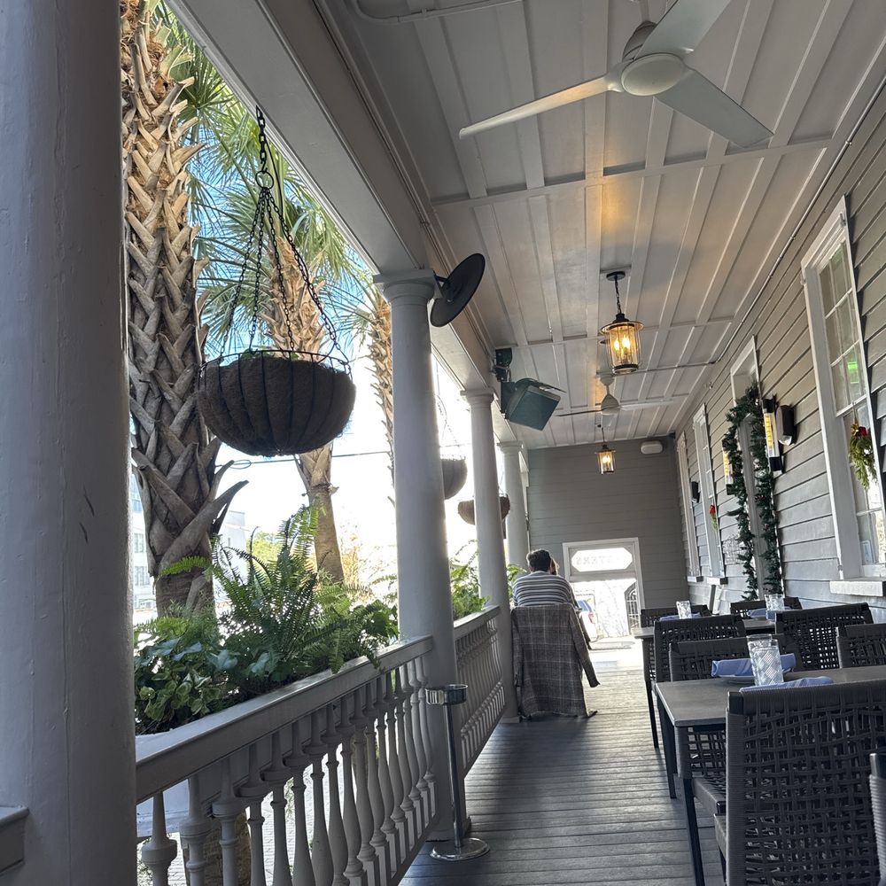 Delaney Oyster House - Patio with heaters - Seafood Near Me - Charleston, South Carolina Delaney Oyster House - Patio with heaters - Seafood Near Me - Charleston, South Carolina