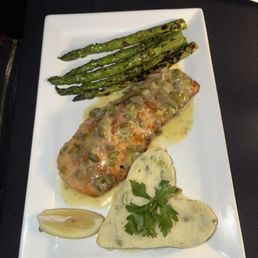 Salmon, mashed potatoes, asparagus