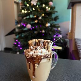 Toasty marshmallow latte - IG @bougiefoodieboi Toasty marshmallow latte - IG @bougiefoodieboi