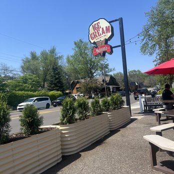 Nelson’s Ice Cream - Ice Cream & Frozen Yogurt Near Me - Stillwater, Minnesota