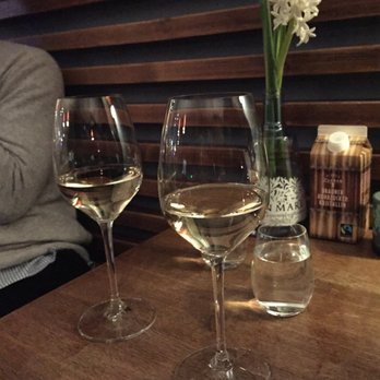 Liebelei - Zwei Gläser Riesling - Cafes Near Me - Kufstein, 7