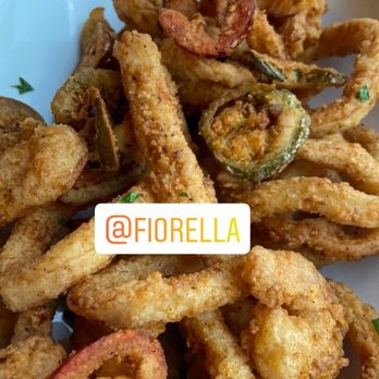 Fiorella's Italian Kitchen - Pizza Near Me - Oxon Hill, Maryland