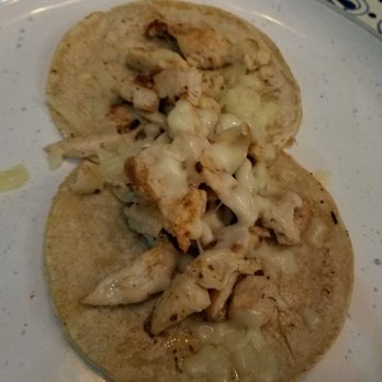 Cielito Lindo - Chicken and Cheese tacos - Mexican Near Me - Cancún, ROO