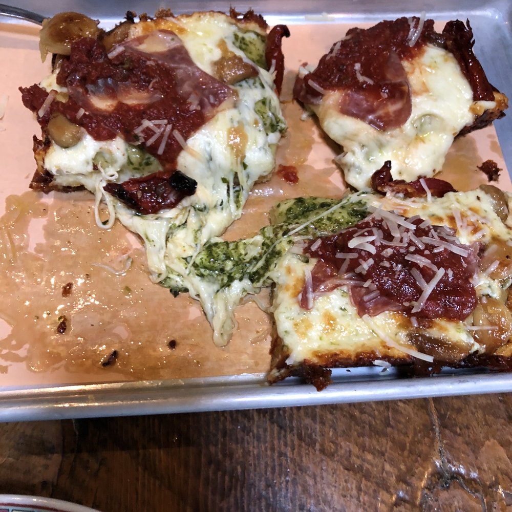Romeo pizza -comes with 4 pieces Romeo pizza -comes with 4 pieces