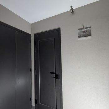 Moreno Bros Construction - Hotel guestroom wallpaper repair - General Contractors Near Me