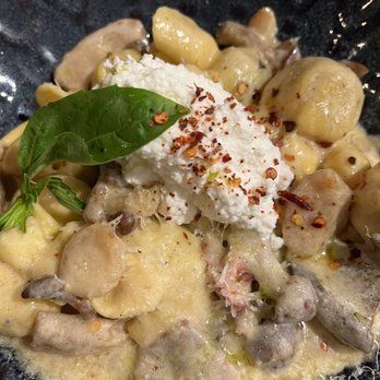 Humble Bistro - Gilbert - Cremini Pasta - Pizza Near Me - Gilbert, Arizona