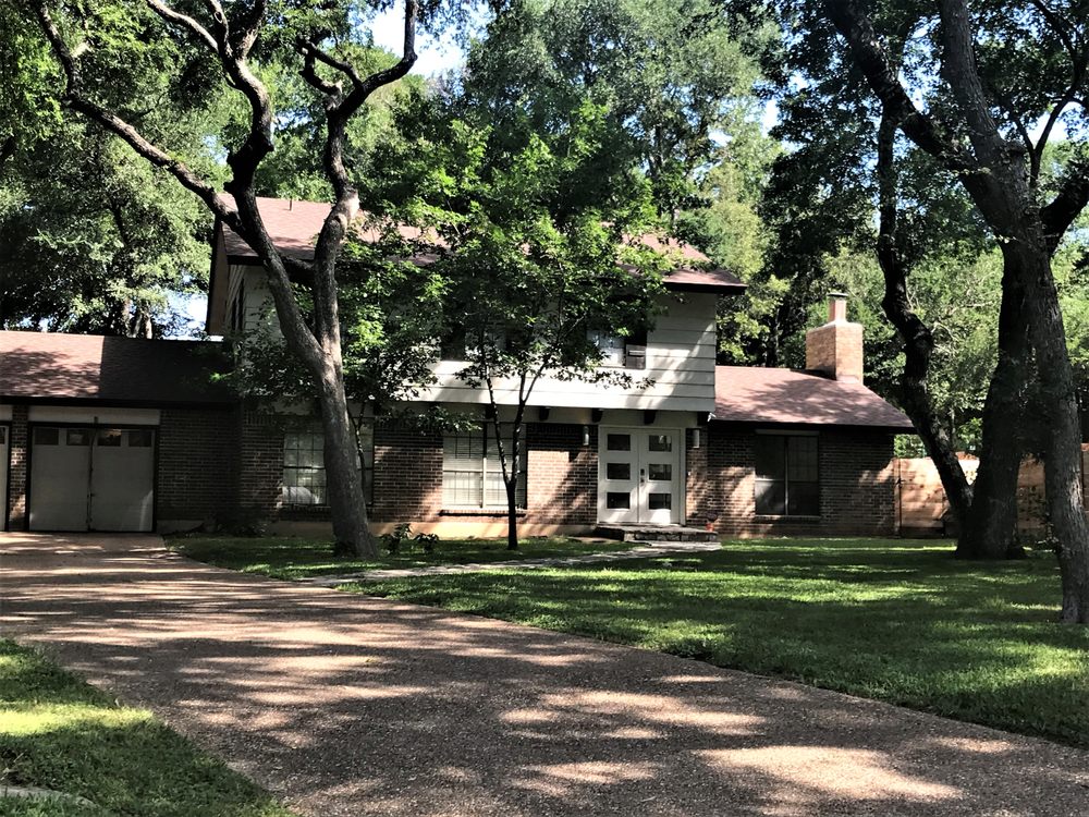 Slide of Acura Roofing