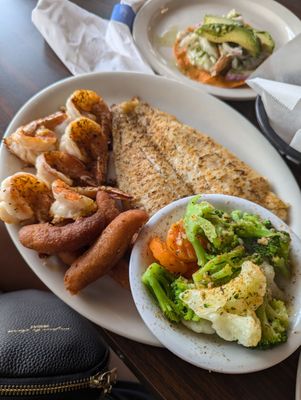 BLUE HARBOR SEAFOOD & MARISCOS by null