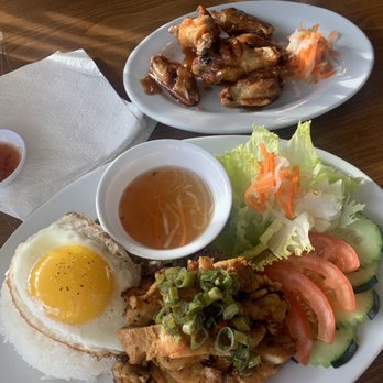 Lunar's Pho - Curry Chicken With Rice and 5. Fried Chicken Wings w/Fish Sauce (Canh Ga Chien Nuoc Mam) - Vietnamese Near Me - Tacoma, Washington Lunar's Pho - Curry Chicken With Rice and 5. Fried Chicken Wings w/Fish Sauce (Canh Ga Chien Nuoc Mam) - Vietnamese Near Me - Tacoma, Washington