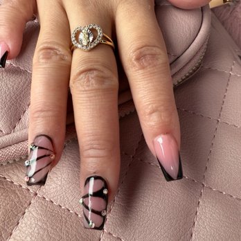 Secret Escape Nail Lounge - Nail Salons Near Me - Houston, Texas
