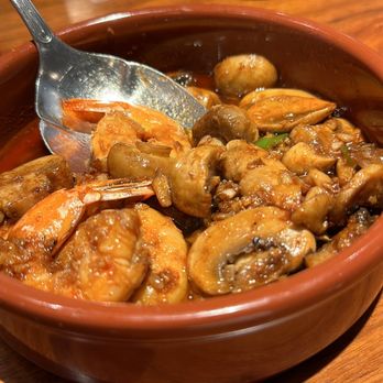 Avenida Restaurant - Filipino Near Me - San Mateo, California