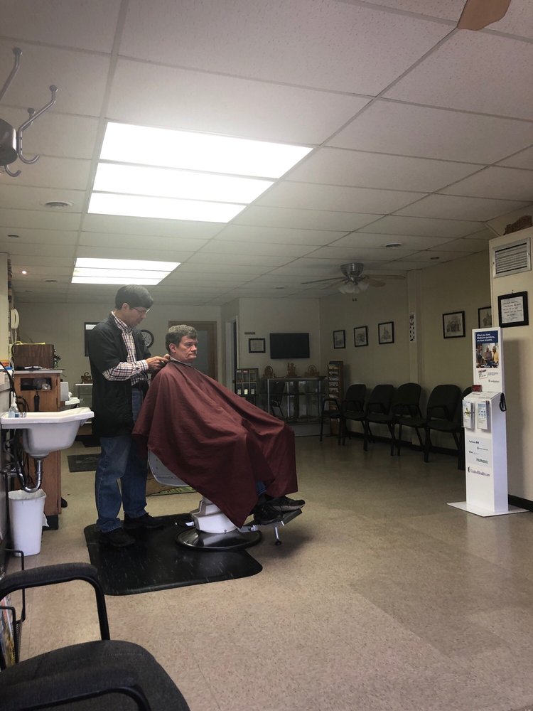NORTH MARKET BARBER SHOP Updated September 2024 22 N Market St