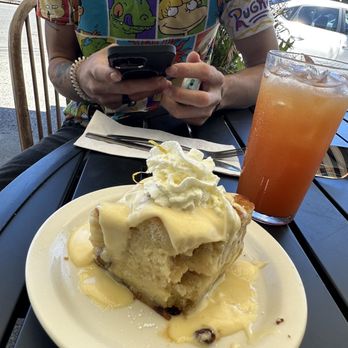 Moke's Bread & Breakfast - Bread pudding - Breakfast & Brunch Near Me - Kailua, Hawaii Moke's Bread & Breakfast - Bread pudding - Breakfast & Brunch Near Me - Kailua, Hawaii