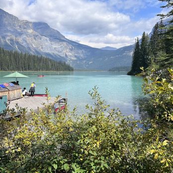 Emerald Lake - Hiking Near Me - Field, British Columbia Emerald Lake - Hiking Near Me - Field, British Columbia