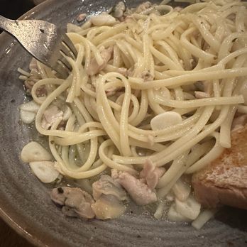 Tre Colore' - Spaghetti with clam sauce - Pizza Near Me - Millstone, New Jersey