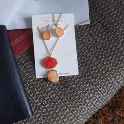 Beautiful necklace set
