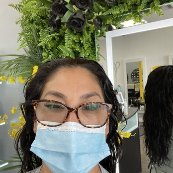 Saruni Salon & Spa - Back wet hair in mirror - Skin Care Near Me - Miami, Florida Saruni Salon & Spa - Back wet hair in mirror - Skin Care Near Me - Miami, Florida
