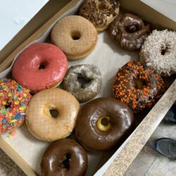 Momo Donuts