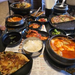 Seafood Pancake / 해물파전 海鮮煎餠