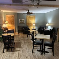 Mocha's Mug - Loft area, 2nd fireplace, couch and more chairs