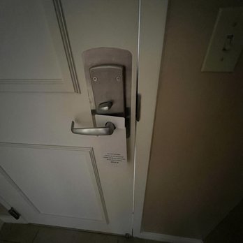 InterContinental New Orleans - The door is not tight. I hear everything outside my room. - Hotels Near Me - New Orleans, Louisiana InterContinental New Orleans - The door is not tight. I hear everything outside my room. - Hotels Near Me - New Orleans, Louisiana