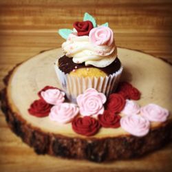 Nutty or Nice - Beautiful Handmade Roses on a Marble Creamcheese Gourmet Cupcake