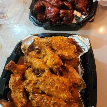 Macy’s Place Pizzeria - bbq and hot garlic - Pizza Near Me - Kenmore, New York