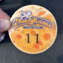 Cheezylicious Food Truck - Number disc to wait for order