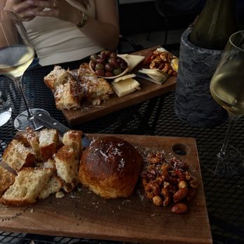 Ripple Wine Bar O'Bryonville - Baked Brie - Wine Bars Near Me - Cincinnati, Ohio