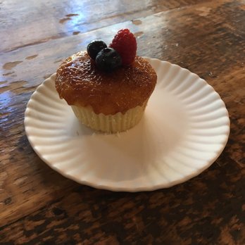 Molly's Cupcakes - Creme brulee cupcake - Cupcakes Near Me - Chicago, Illinois Molly's Cupcakes - Creme brulee cupcake - Cupcakes Near Me - Chicago, Illinois
