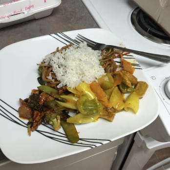 Tasty Garden - Vegetable lo mein, vegetarian curry, vegetarian garlic "chicken", and rice all mixed together. - Chinese Near Me - Northglenn, Colorado Tasty Garden - Vegetable lo mein, vegetarian curry, vegetarian garlic "chicken", and rice all mixed together. - Chinese Near Me - Northglenn, Colorado