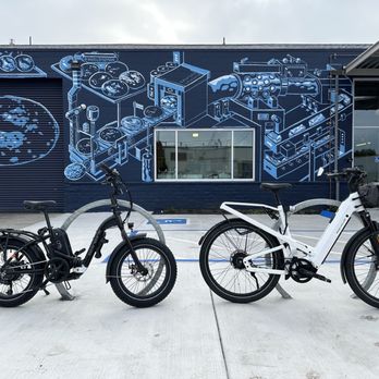 Boichik Bagels Factory - Bike parking - Bagels Near Me - Berkeley, California
