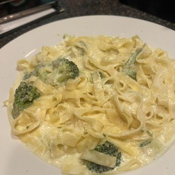 Dipiazza Pizzeria - FETTUCCINE ALFREDO - Pizza Near Me - Hialeah, Florida