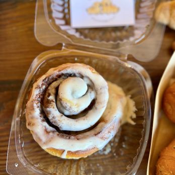 Naks Pan - Cinnamon Roll w/vanilla cream cheese frosting $5 - Bakeries Near Me - Honolulu, Hawaii Naks Pan - Cinnamon Roll w/vanilla cream cheese frosting $5 - Bakeries Near Me - Honolulu, Hawaii