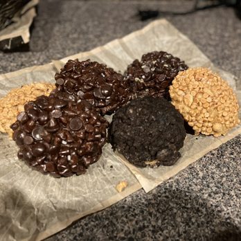 Gideon's Bakehouse - Triple chocolate, peanut butter crunch, cookies and cream, Andes Mint Triple Chocolate - Bakeries Near Me - Orlando, Florida