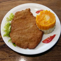 Trento Café - Milanesa con puré mixto