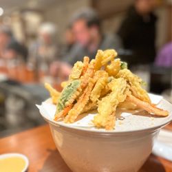 Raku - Vegetable tempura udon