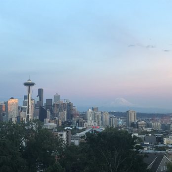Kerry Park - Skyline and Mount Reiner during a hazy sunset - Parks Near Me - Seattle, Washington Kerry Park - Skyline and Mount Reiner during a hazy sunset - Parks Near Me - Seattle, Washington